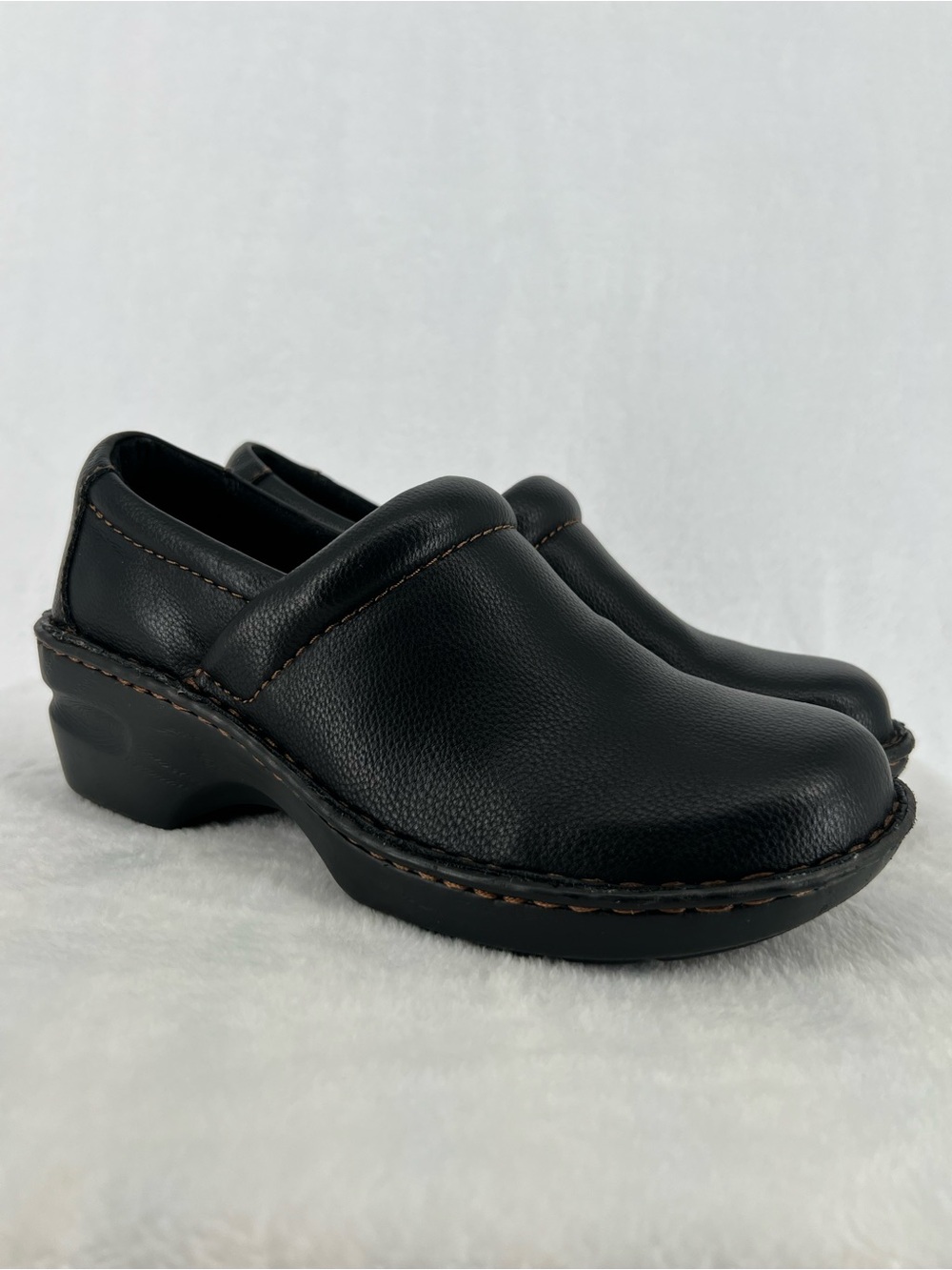 b.o.c. Womens Peggy Clog Size 8.5 M Black Wedge Heel Work Shoe Slip On Comfy